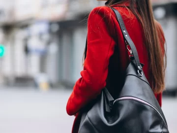 woman-with-bag